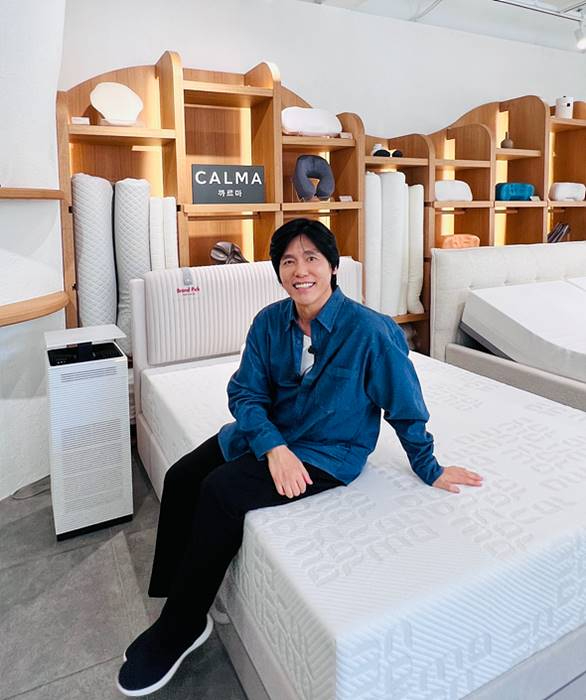 언론보도_이미지_배우 최성국 신혼집에서 만난 ‘까르마 매트리스’, SBS 좋은아침 하우스 등장.jpg