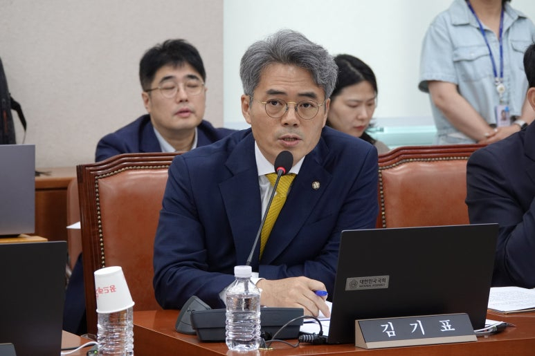 김기표_의원_질의사진.jpg
