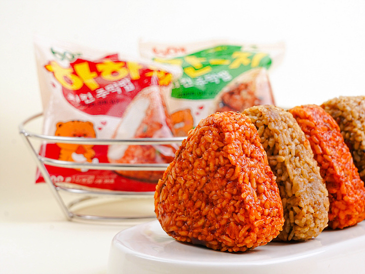 [CJ프레시웨이 사진자료] CJ프레시웨이-60계치킨 콜라보 상품 2종 (2).jpg