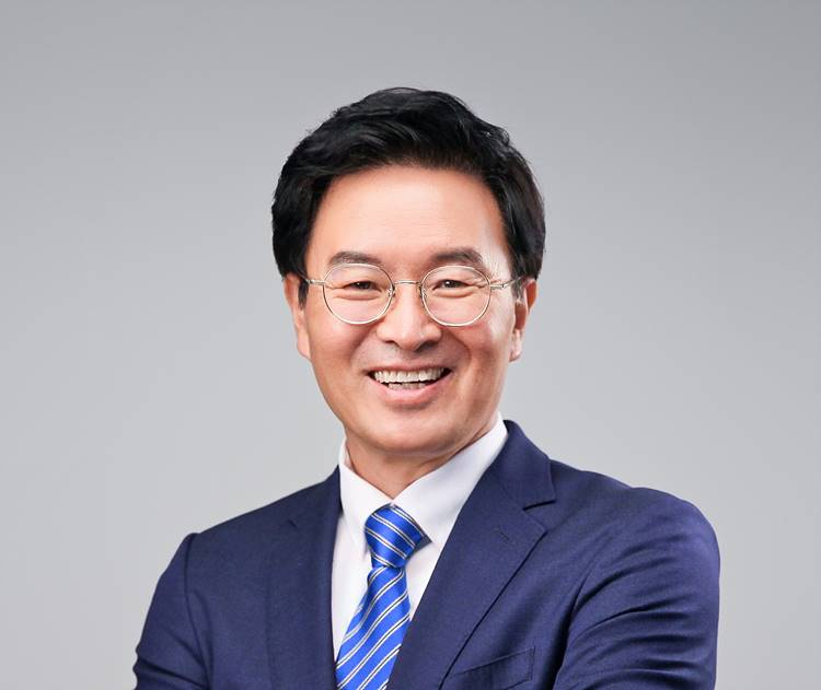 정진욱_의원_프로필사진.jpg