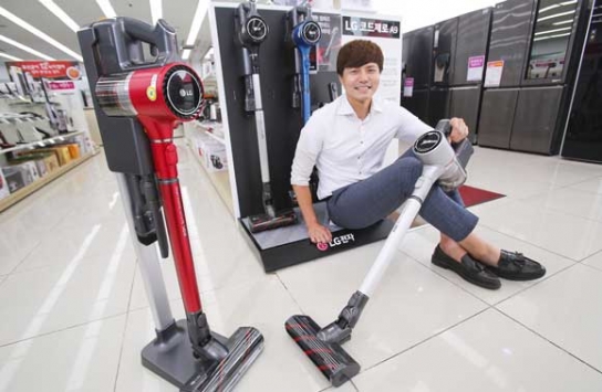 다이슨 청소기 판박이, LG 코드제로 A9 관심 집중