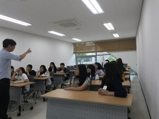 보영 여중생들 "인터넷기자 수업 생각보다 재밌어요"