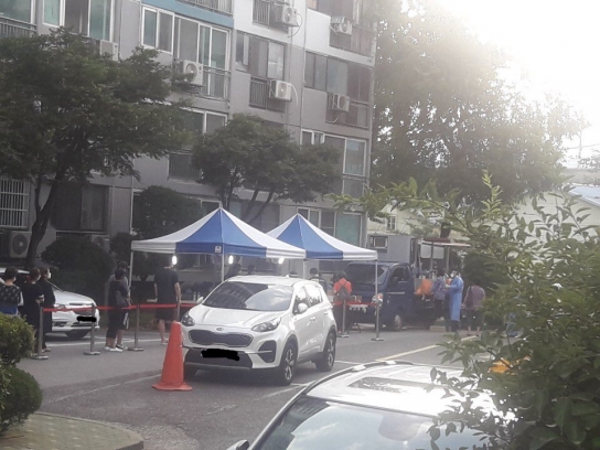 [단독] 구로1동 일가족 확진, A아파트 내 선별진료소 설치