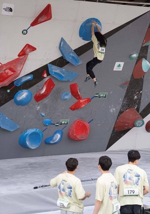 [포토뉴스] ‘멈추지 않는 탐험’ 정신으로 완등했어요