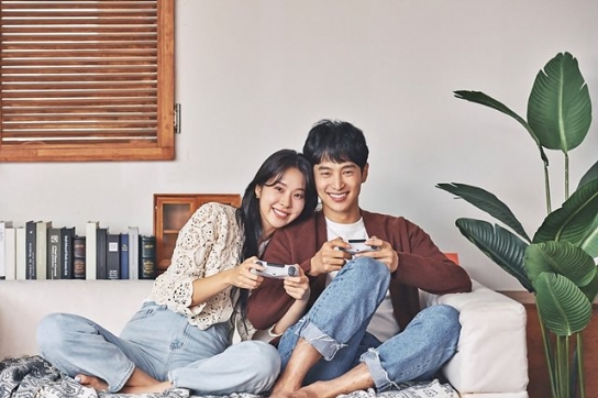 미혼남녀 60% ‘기념일 챙기기 부담스러워’