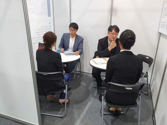 '경력직 평판조회 채용에 영향 미친다' 65%