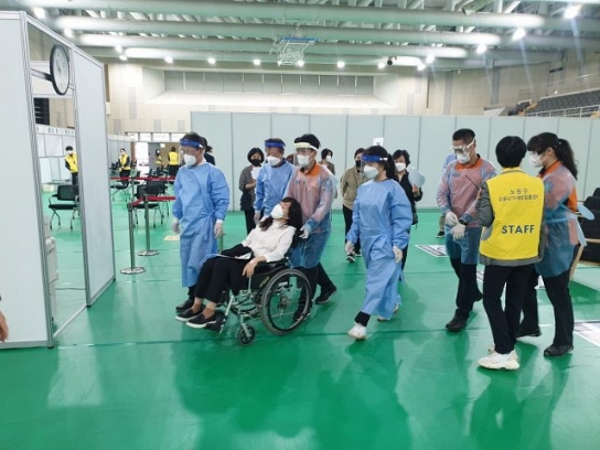 코백스-AZ 백신 83.5만 추가 확보…5∼6월 예방접종 목표 충분