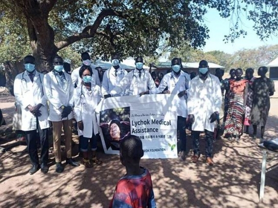 '告 이태석 신부 그후 10년 스토리'에 감동한 사업가 1억 기부