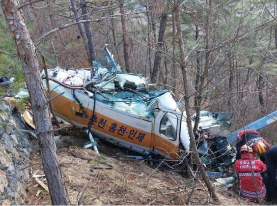 영월서 산불 진화용 헬기 추락 2명 사망…송전탑 공사 중 사고
