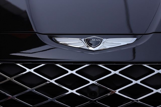 제네시스 살 사람도 BMW 살 사람도 벤츠에 곁눈질
