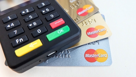 빚 돌려막기 1년새 50% 증가...고금리·고물가에 연체율도 증가