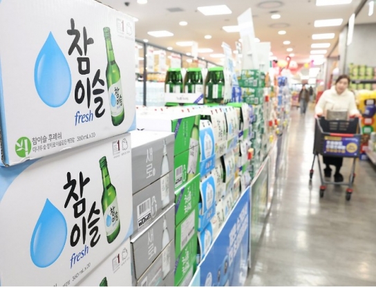 참이슬·테라 출고가 약 7% 오른다…비싸진 소맥 '테슬라'