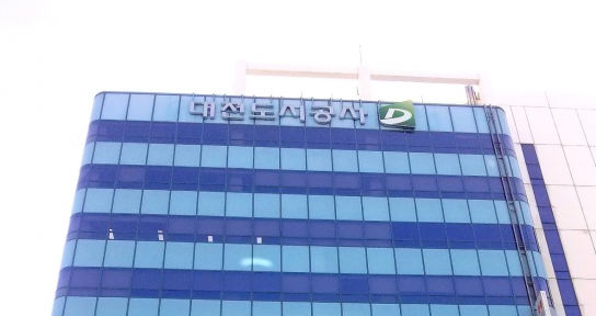 70대 노인 쓰러지자 돌봄로봇이 신고해 목숨 살렸다
