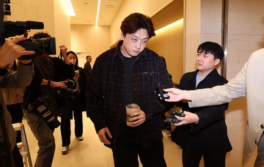 전공의대표 "의대교수, 착취사슬 관리자" SNS글에 교수들 '격앙'