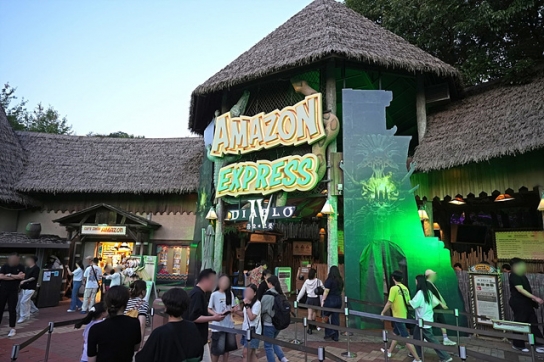 ‘디아블로Ⅳ’ 테마 아마존 익스프레스에 북적북적