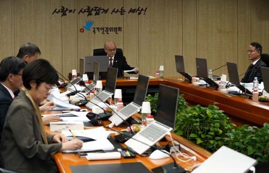 '尹방어권 보장' 인권위에 김용현·문상호도 긴급구제 신청