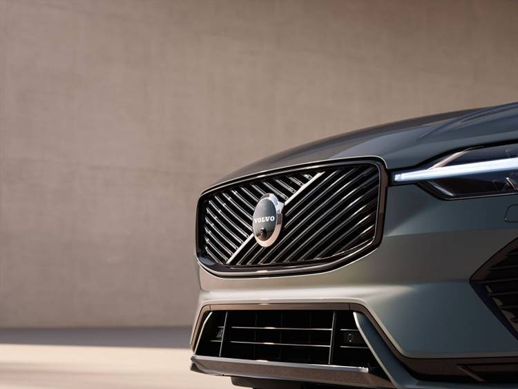 340824_Refreshed_Volvo_XC60_exterior.jpg