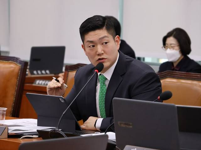 상임위_질의하는_김재섭_의원.jpg