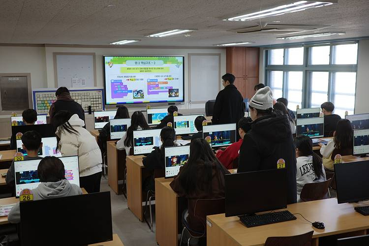 [넥슨] 헬로메이트 1기 교육 봉사활동 현장.jpg