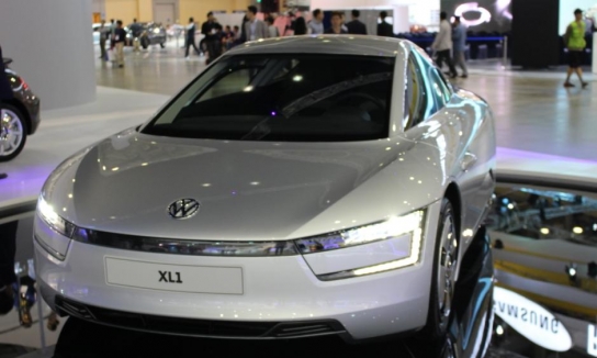 폭스바겐 ‘XL1’ “1L 연료로 111.1km”