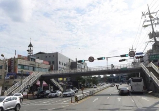 마법처럼 하룻밤사이 사라진 육교