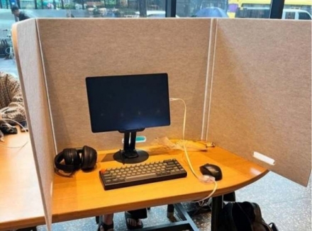 '스벅'을 개인 사무실로…칸막이 설치한 '민폐 카공족'에 비판 여론