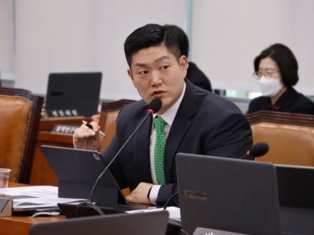 “33년 참았다”…김재섭, 장외발매소 영향평가 개정안 발의