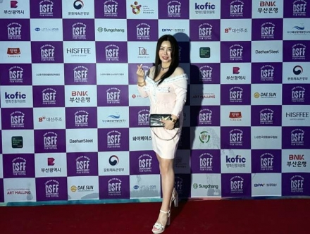 남다른 감각의 여성 CEO '뉴욕언니' 신정주,  영화제 레드카펫 화려한 등장