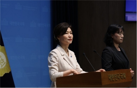 “권성동 의원 큰절, 통일교 교주 아닌 부모·어르신께 해야”