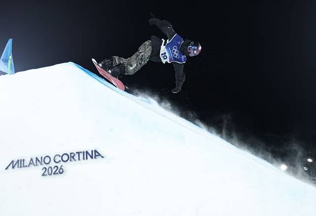 올림픽은 진행 중인데, 축제는 보이지 않는다