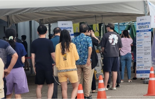 넉달 만에 신규확진 18만명 넘어..."8월말 20만명 정점"