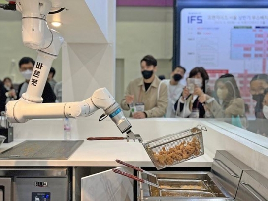 외식 프랜차이즈 불황돌파 전략 ‘선택과 집중’