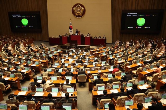 교권 보호 4법, 국회 본회의 1호 안건으로 통과