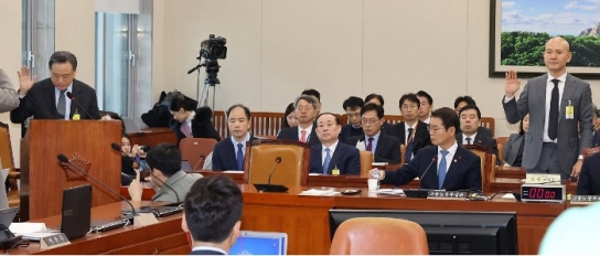 국감 불출석했다 청문회 불려나온 이해욱·허영인