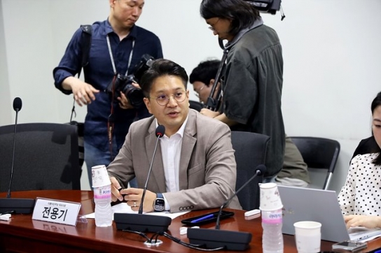 '소프트뱅크 일방 독주가 한일 양 기업간 시너지를 소멸시켜'