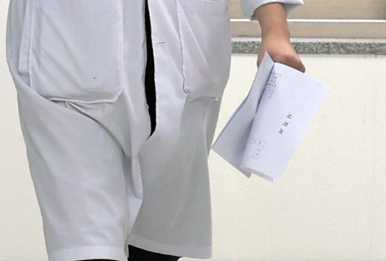 정부, 전공의 사직 수리할 듯...의료계 '총파업' 투표