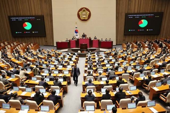 국회 본회의, '민간임대주택법' 등 33건 안건 막판 처리 반도체법은 끝내 불발
