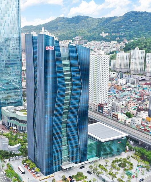 BNK금융, 사상 첫 ‘분기 배당’ 단행… “주주가치 제고 본격 시동”