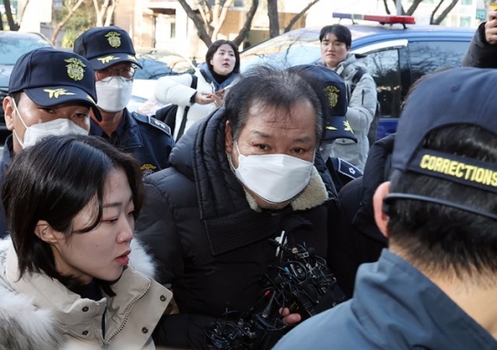 검찰, 건진법사 '김여사 선물용' 다이아 목걸이 수수 의혹 수사